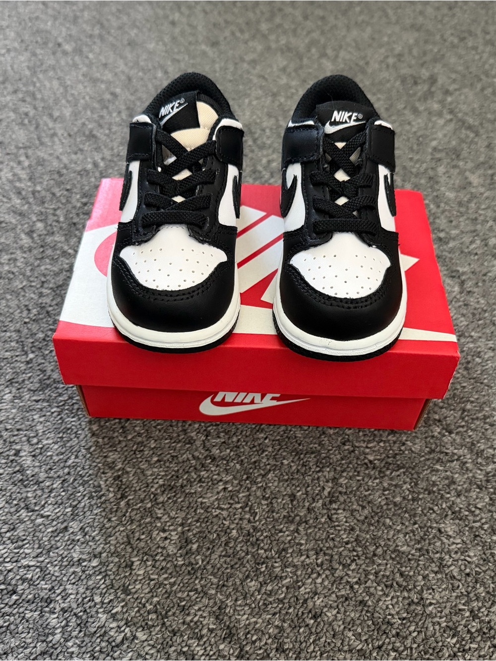 Nike Kids Black & White Low-Top Sneakers with Velcro Strap